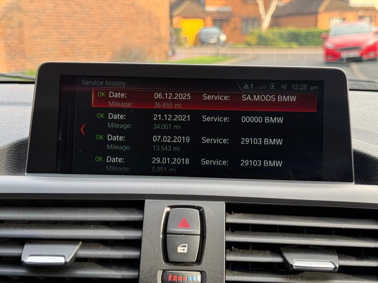 BMW 118d - rear three-quarter