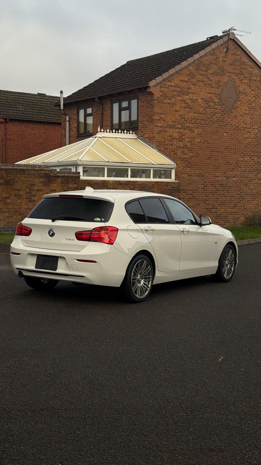 BMW 118d - front side