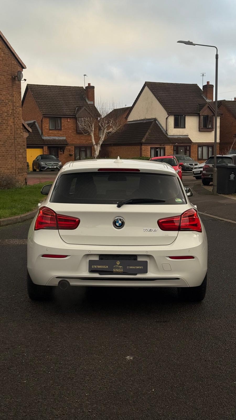 BMW 118d - interior view 2